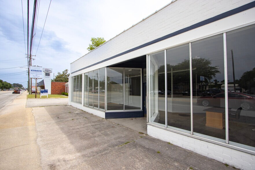 348 Broad St, Sumter, SC à louer - Photo du bâtiment - Image 2 de 10