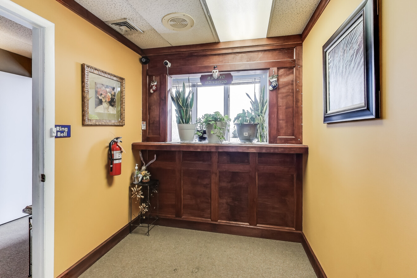 6400 Seven Corners Pl, Falls Church, VA 22044 - Unit P -  - Interior Photo - Image 2 of 21