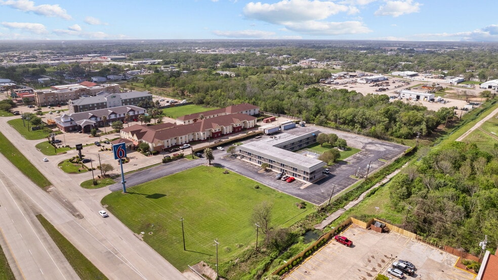 1000 Highway 332, Clute, TX for sale - Aerial - Image 3 of 12
