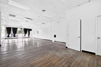 2455 Delowe Dr, Atlanta, GA à louer Photo intérieure- Image 1 de 6