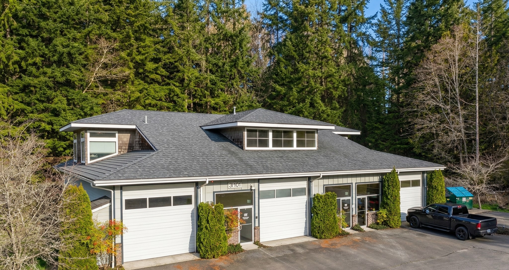 Arbor Business Park portfolio of 5 properties for sale on LoopNet.ca Primary Photo- Image 1 of 11