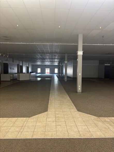 966 Big a Rd, Toccoa, GA à louer - Photo du bâtiment - Image 2 de 14