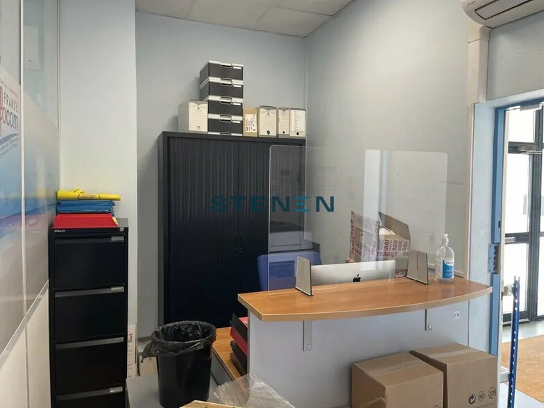 Bureau dans Aubagne à louer - Photo intérieure - Image 2 de 8