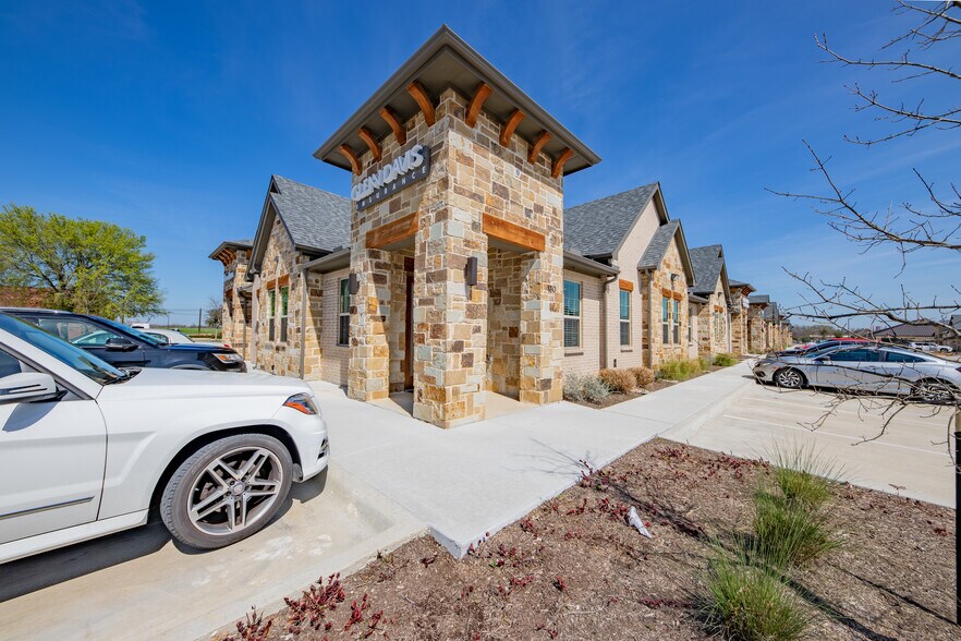 2214 Emery St, Denton, TX à louer - Photo du bâtiment - Image 2 de 4