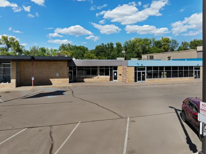 1250 4th Ave NW, Minot, ND à vendre - Photo du bâtiment - Image 2 de 24