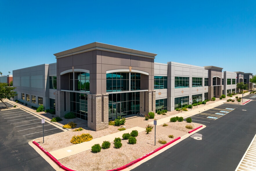 4320 E Cotton Center Blvd, Phoenix, AZ à louer - Photo du bâtiment - Image 3 de 5