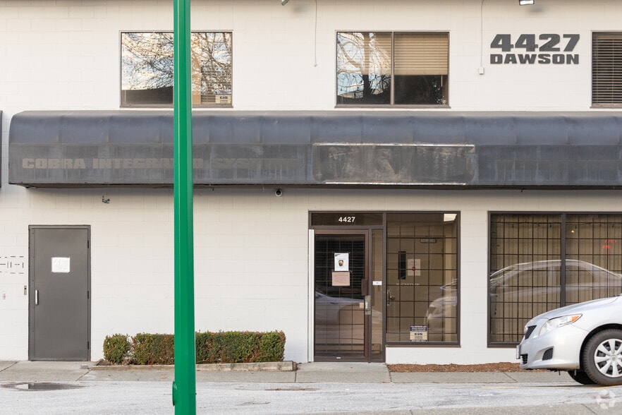 4413-4433 Dawson St, Burnaby, BC for lease - Building Photo - Image 2 of 10