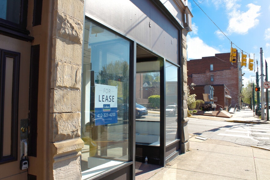 100-102 E Eighth Ave, Homestead, PA for lease - Building Photo - Image 2 of 5
