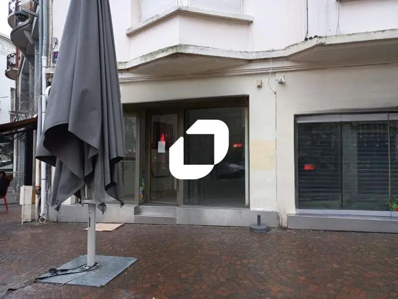 Commerce de détail dans Lille à louer Photo du bâtiment- Image 1 de 6