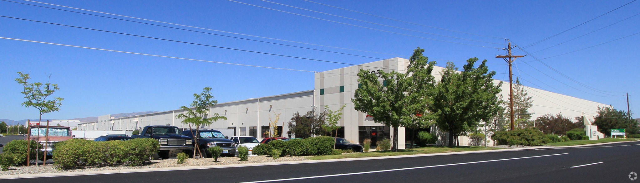 695 Vista Blvd, Sparks, NV for lease Primary Photo- Image 1 of 10