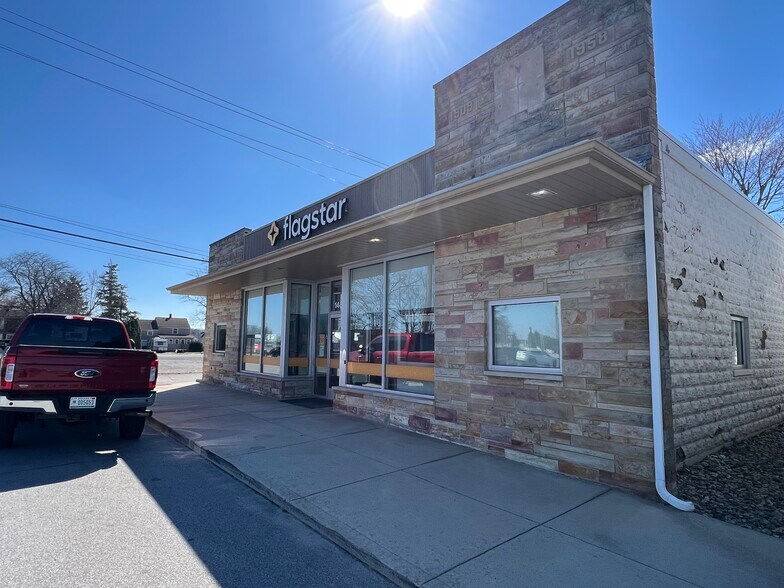 14816 1st St, Hoagland, IN à vendre - Photo du bâtiment - Image 2 de 3