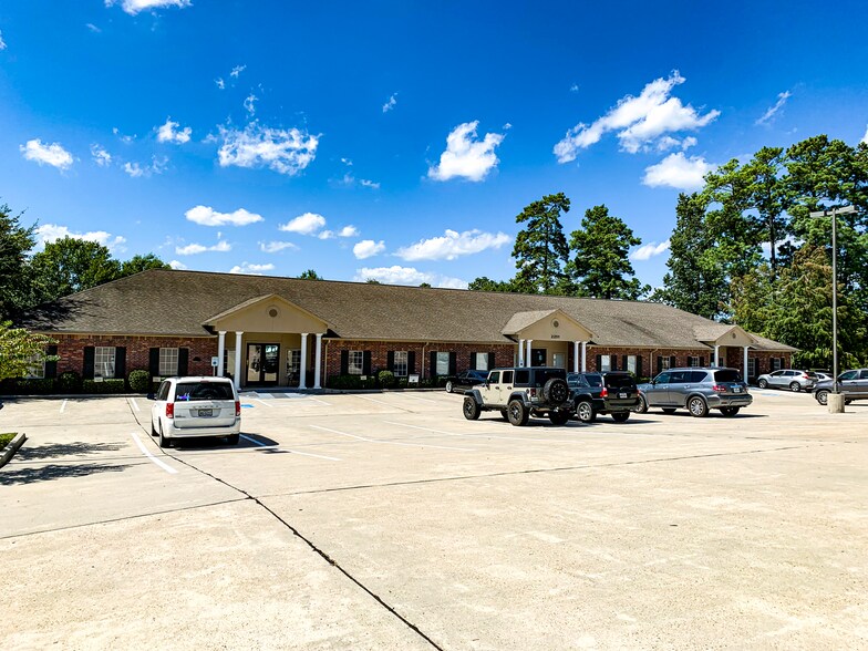2245 N Loop 336 W, Conroe, TX à louer - Photo du bâtiment - Image 1 de 2