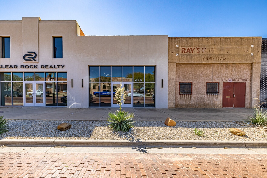 615 Broadway St, Lubbock, TX for sale - Building Photo - Image 1 of 73