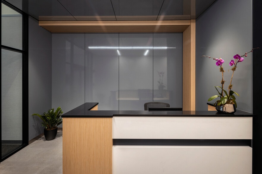 188 Montague St, Brooklyn, NY for lease - Lobby - Image 2 of 4