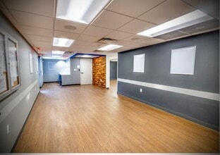 1805 N Scottsdale Rd, Tempe, AZ for lease Interior Photo- Image 1 of 26