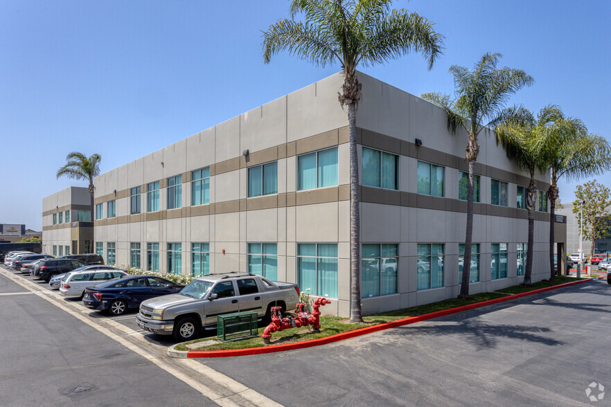 5882 Bolsa Ave, Huntington Beach, CA for lease - Building Photo - Image 2 of 7