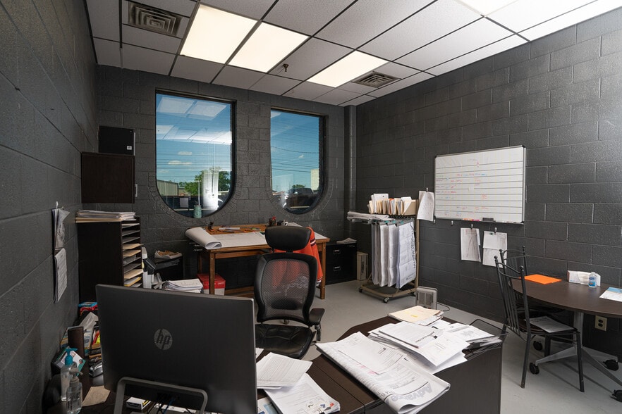 6308 E 15th St, Tulsa, OK for lease - Interior Photo - Image 3 of 31