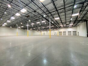 10741 Walker St, Cypress, CA à louer Photo du bâtiment- Image 2 de 3