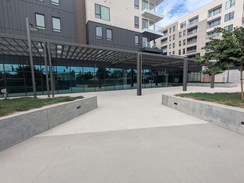 2103 Rivington, Irvine, CA à louer - Photo du bâtiment - Image 2 de 3