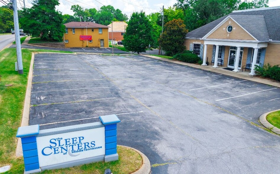 1750 Memorial Dr, Clarksville, TN for sale - Building Photo - Image 3 of 7