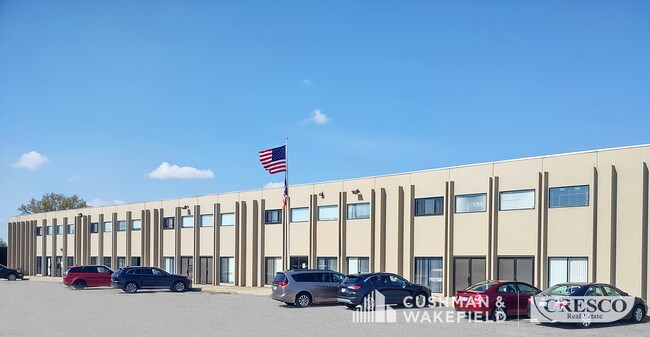 Plus de détails pour 6800-6898 Engle Rd, Middleburg Heights, OH - Industriel à louer