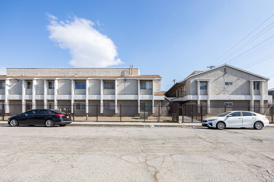 1319 N Acacia Ave, San Bernardino, CA à vendre - Photo du bâtiment - Image 3 de 13