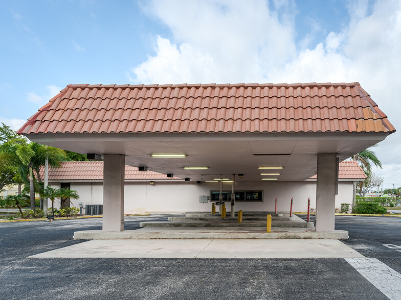 2250 W Woolbright Rd, Boynton Beach, FL for sale - Building Photo - Image 1 of 1