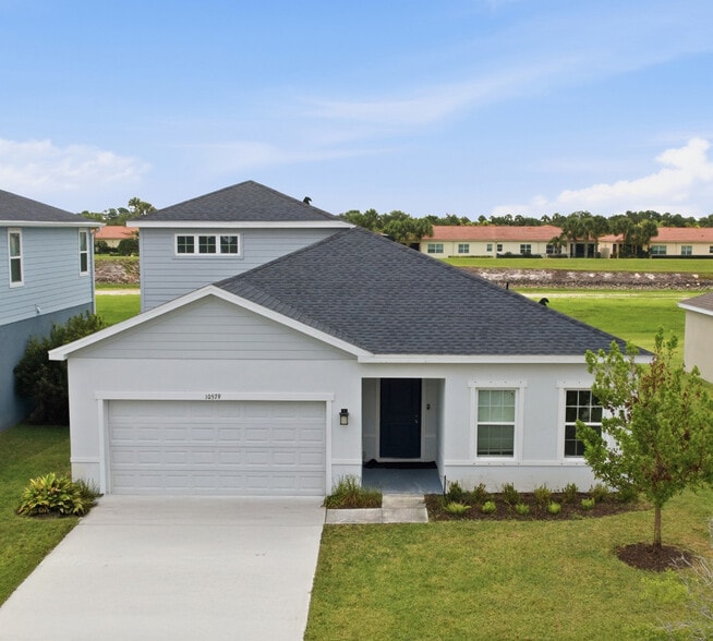 10579 SW Vasari Way, Port Saint Lucie, FL for sale - Primary Photo - Image 1 of 29