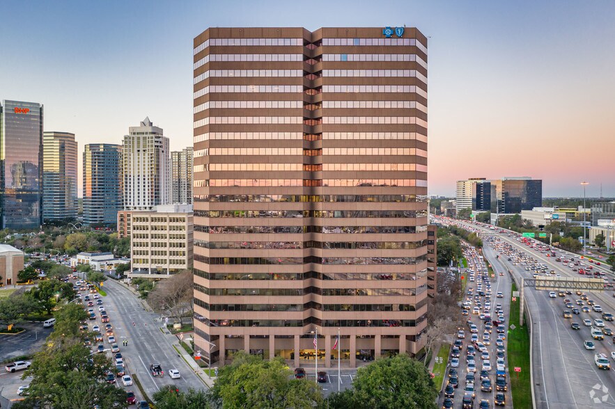 1800 West Loop S, Houston, TX à louer - Photo du bâtiment - Image 2 de 23
