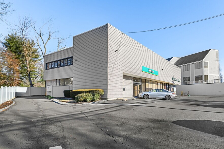 1155 E Putnam Ave, Riverside, CT à louer - Photo du bâtiment - Image 1 de 3