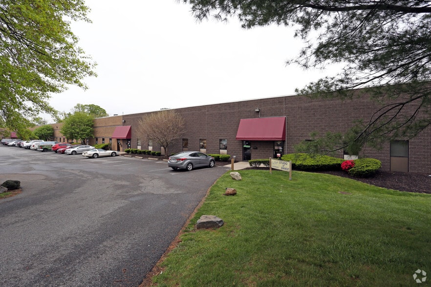 300 Turner Industrial Way, Aston, PA for lease - Building Photo - Image 3 of 8