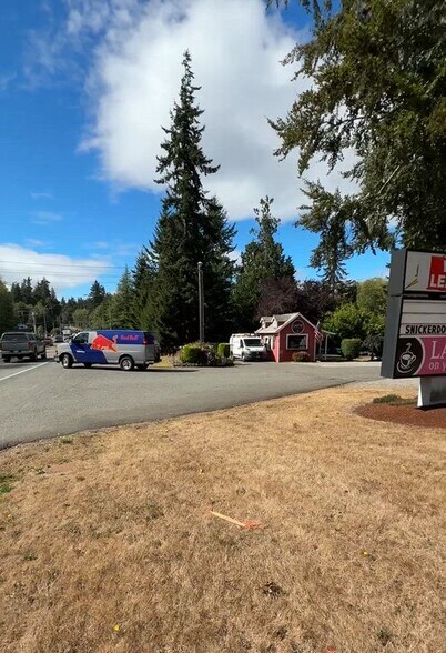 28205 Hwy 3 NE, Poulsbo, WA à louer - Vidéo sur l’inscription commerciale - Image 2 de 14
