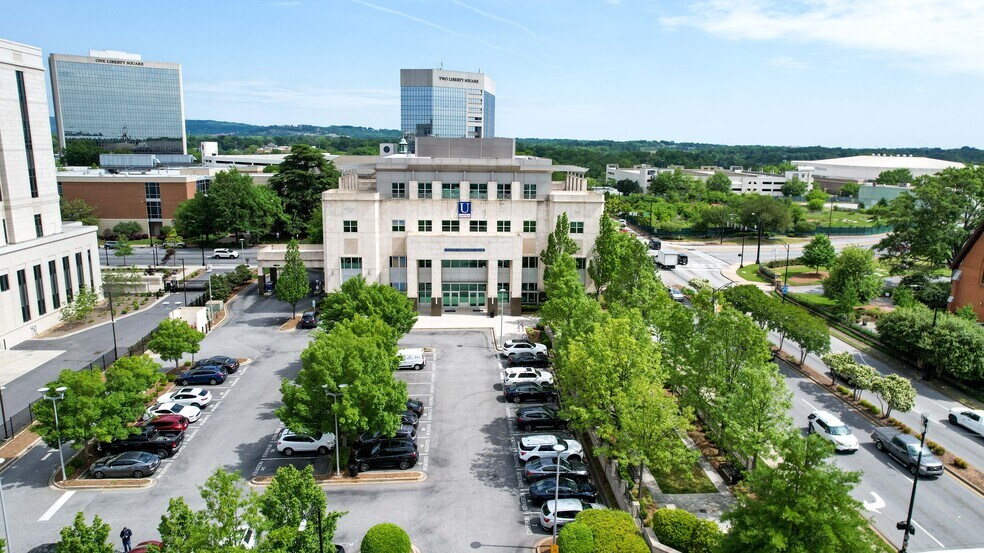 306 E North St, Greenville, SC à louer - Photo du bâtiment - Image 1 de 24