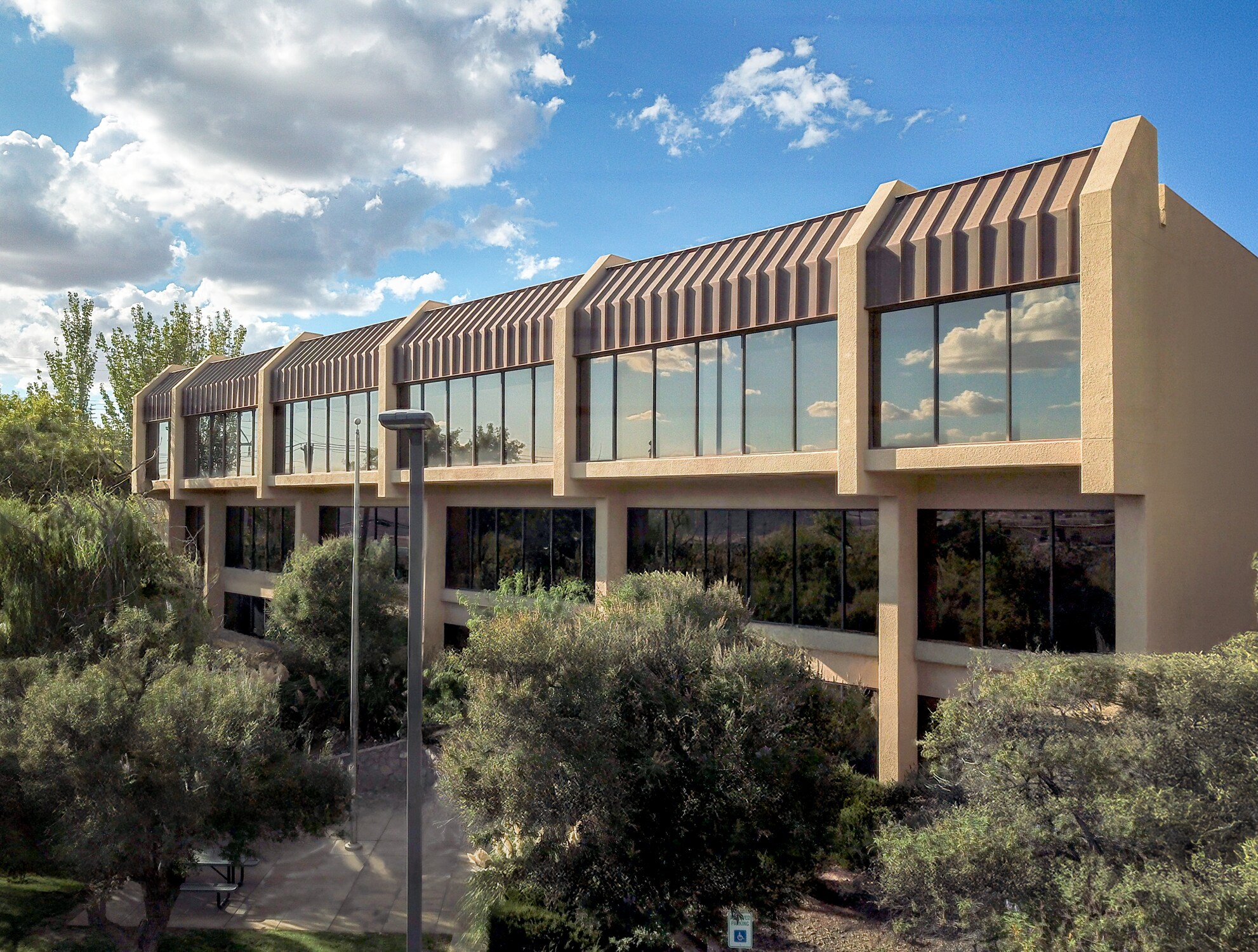 4171 N Mesa St, El Paso, TX for lease Building Photo- Image 1 of 44