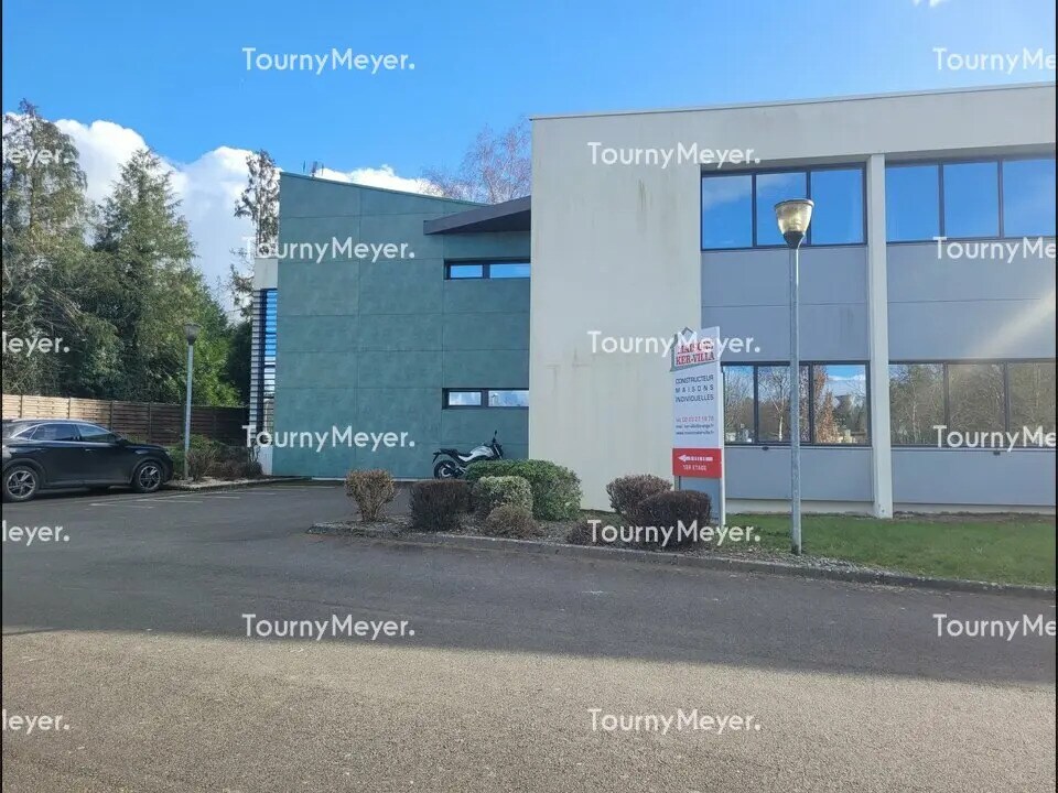 Office in Thorigné-Fouillard for lease Building Photo- Image 1 of 6