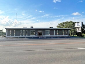 1946 W 26th St, Erie, PA for lease Interior Photo- Image 1 of 7