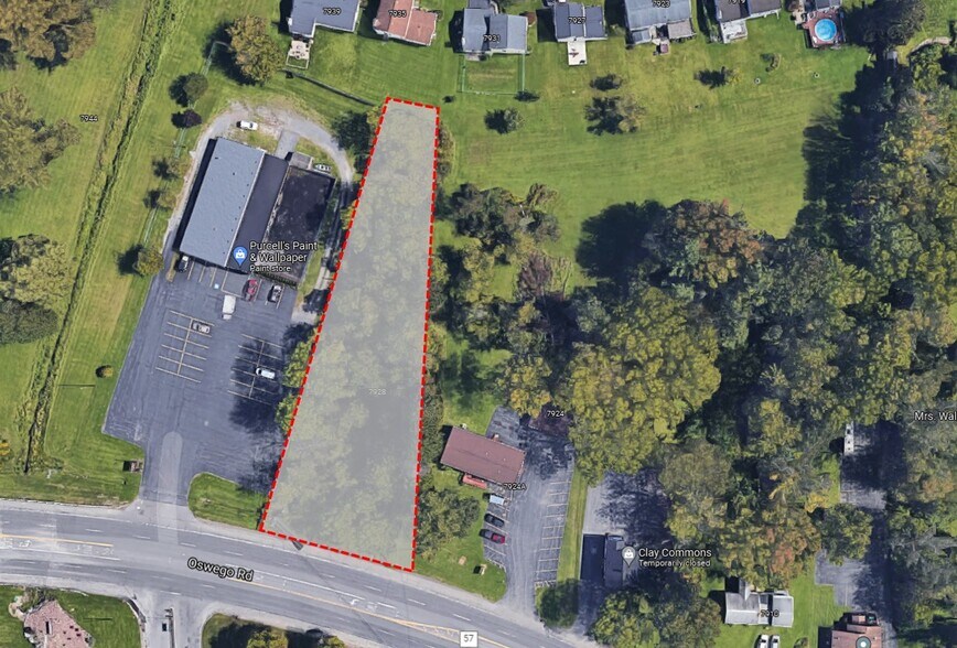 Oswego Road, Liverpool, NY à vendre - Photo du bâtiment - Image 2 de 14