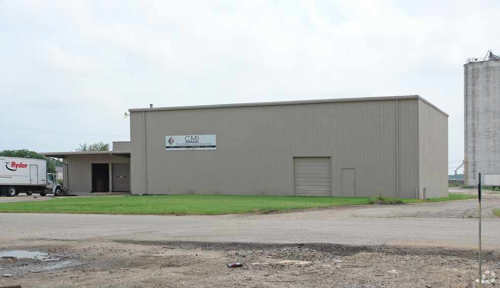 713 SE 8th Ave, Topeka, KS for sale - Building Photo - Image 3 of 6