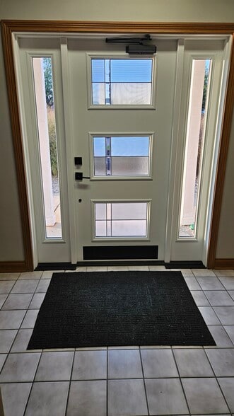 125 Lakeshore Dr, Lebanon, IN for lease - Building Photo - Image 2 of 7