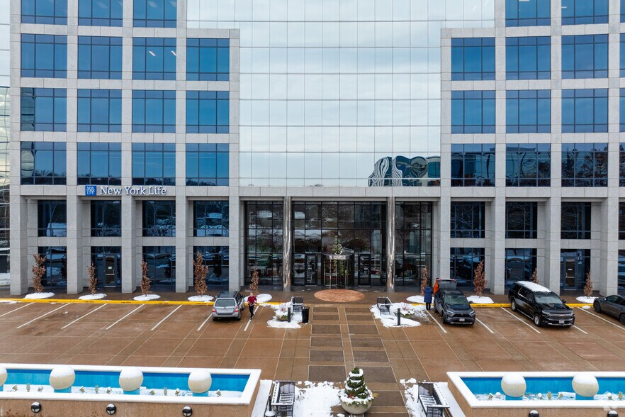 3 Cityplace Dr, Creve Coeur, MO à louer - Photo du bâtiment - Image 3 de 4