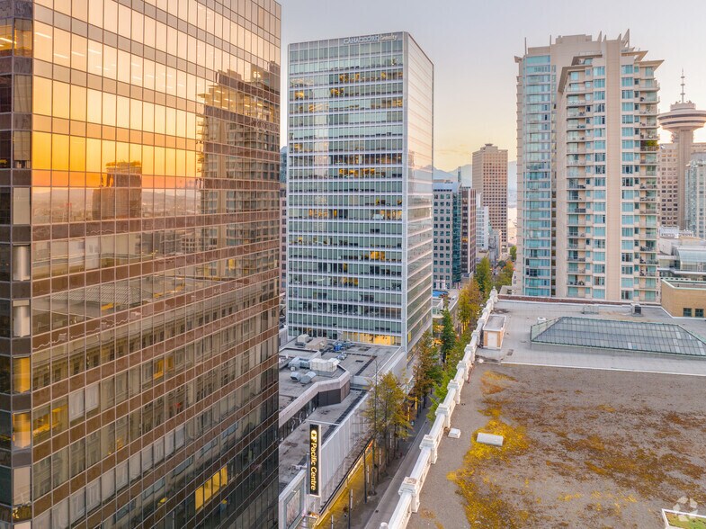 609 Granville St, Vancouver, BC à louer - Photo du bâtiment - Image 1 de 13