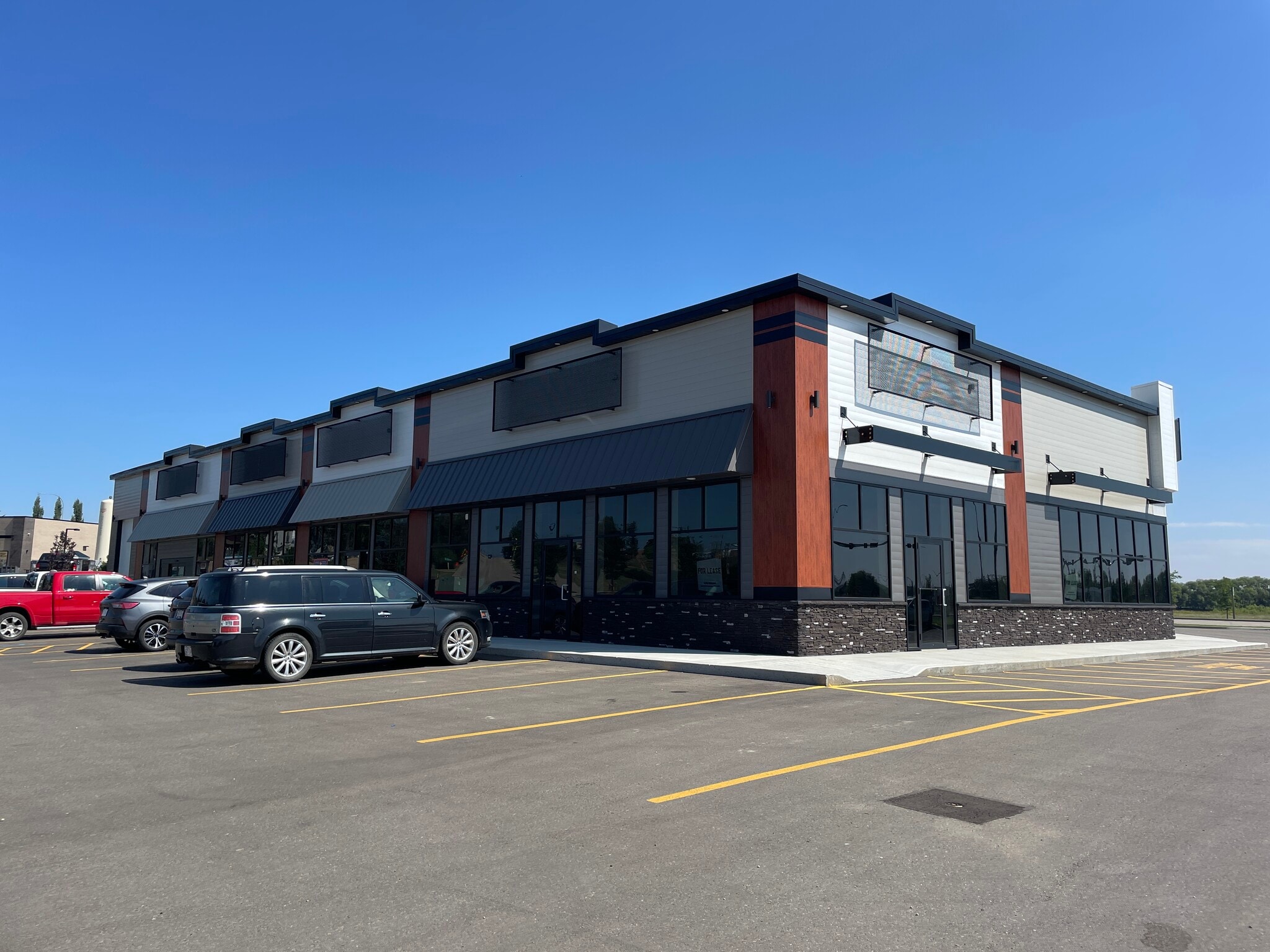 4487 Broadway Ave, Blackfalds, AB for lease Primary Photo- Image 1 of 4
