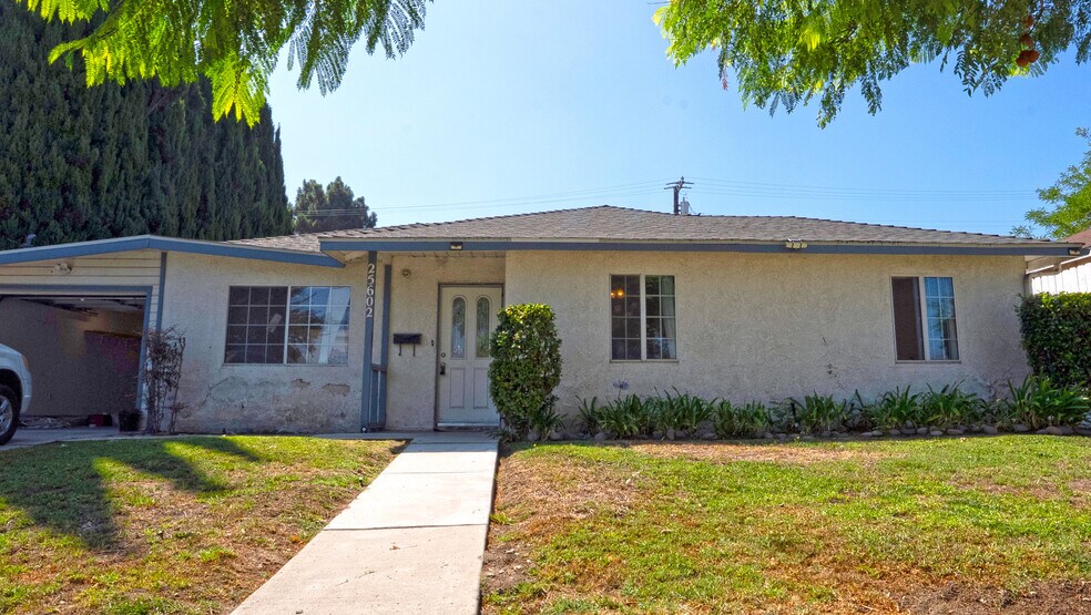 25602 January Dr, Torrance, CA à vendre - Photo du bâtiment - Image 2 de 16