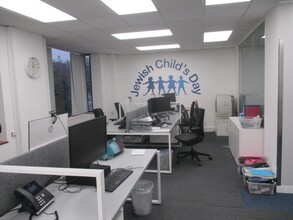 Arcadia Ave, Londres à louer Photo intérieure- Image 2 de 2