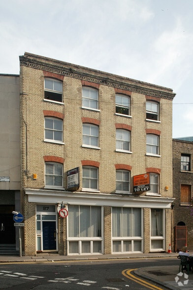 27 Holywell Row, London for lease - Building Photo - Image 3 of 11