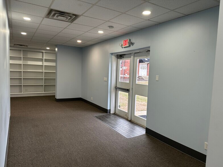 9130 Otis Ave, Indianapolis, IN à louer - Photo du bâtiment - Image 3 de 75