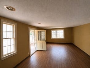 1-3 Brick Walk Ln, Farmington, CT for lease Interior Photo- Image 2 of 6