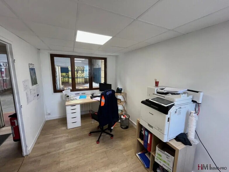 Industriel dans Sandouville à louer - Photo du bâtiment - Image 2 de 10