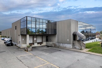 Plus de détails pour 9 Densley Ave, Toronto, ON - Bureau, Industriel à louer