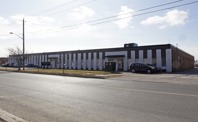 Plus de détails pour 154-160 Milvan Dr, Toronto, ON - Industriel à louer